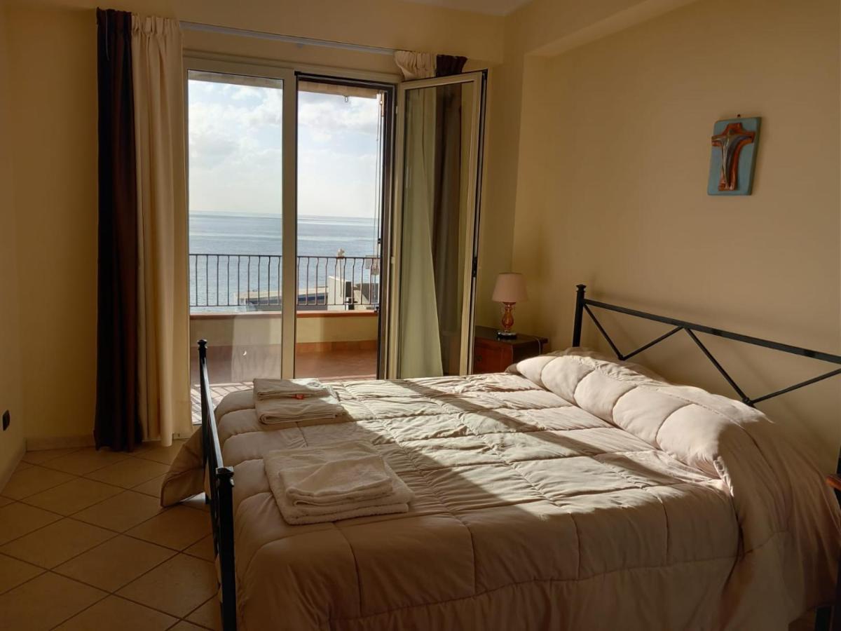 B&B La Sirena Santa Teresa Di Riva Ngoại thất bức ảnh