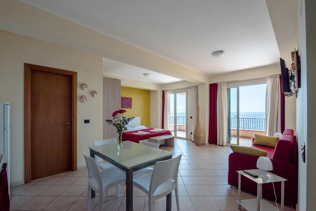 B&B La Sirena Santa Teresa Di Riva Ngoại thất bức ảnh
